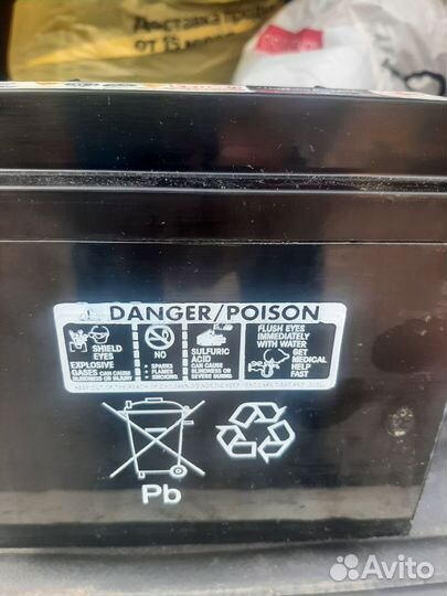 Аккумулятор автомобильный на mercedes