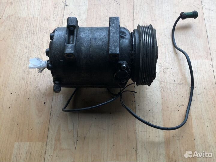 Компрессор кондиционера Audi 100 c45