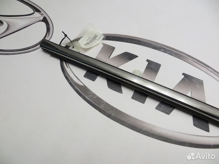 Молдинг стекла задний левый Honda Accord 8