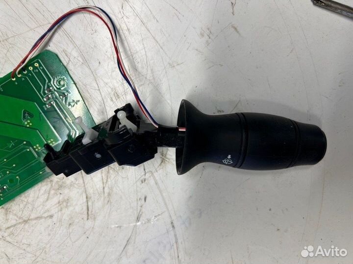 Подрулевой переключатель дворников Renault