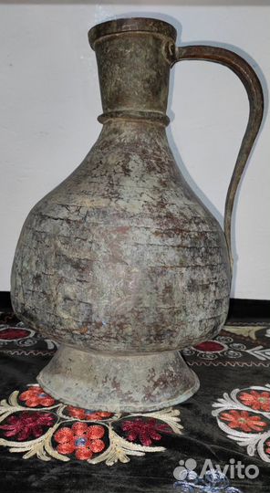 Очень старый кувшин