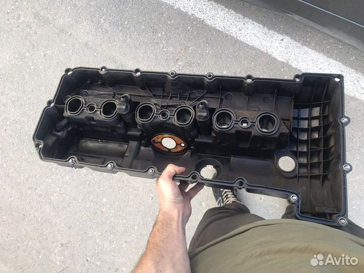 Клапанная крышка на бмв (n52)