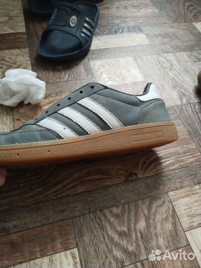 Кроссовки adidas spezial