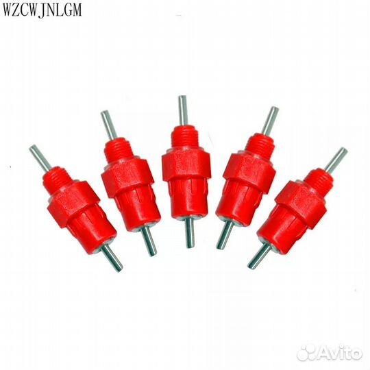 Поилка ниппельная для птиц, кроликов, нутрий, грыз