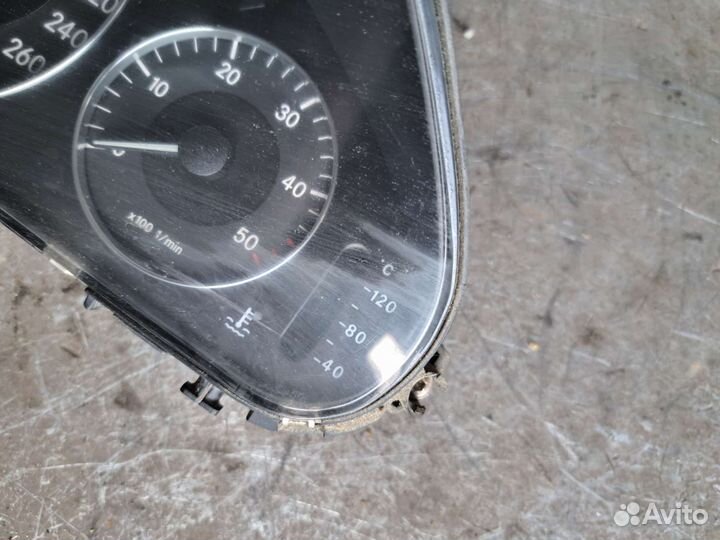 Панель приборов на Mercedes W211