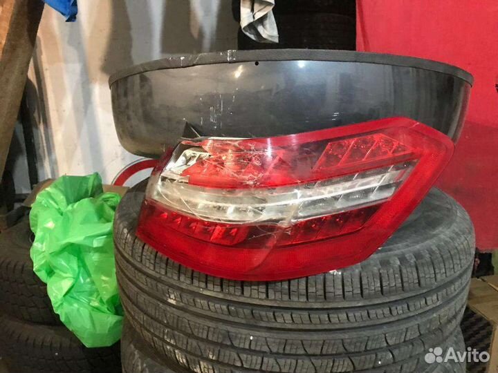 Оригинальный задний правый фонарь A2129060658R