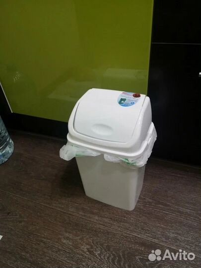 Ведро для мусора новое 8 литров