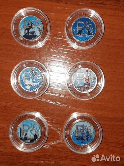 Рубли с графическим изображением в капсулах