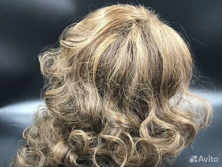 35750 синтетический коричневый волнистый парик