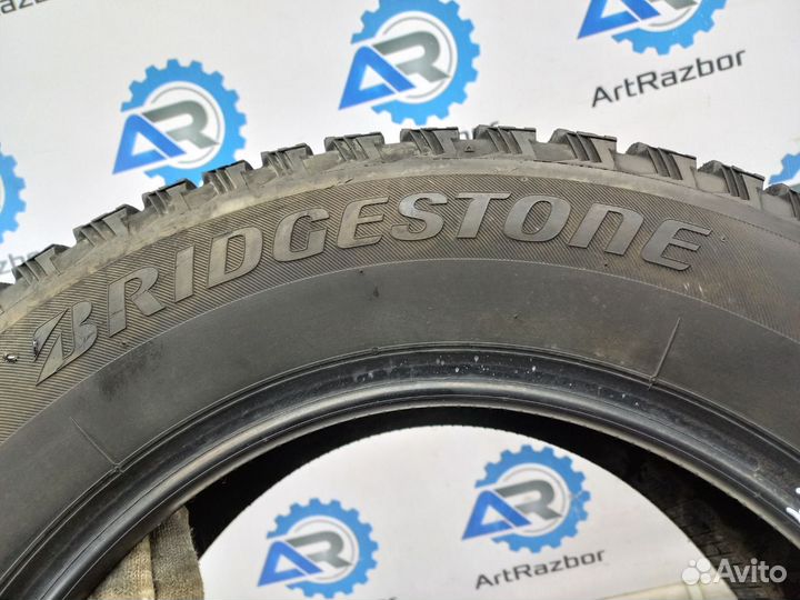 Bridgestone Blizzak Spike-01 205/65 R15 94T