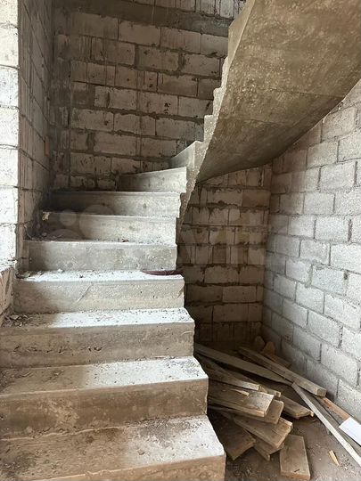 Дом 188 м² на участке 2,5 сот.