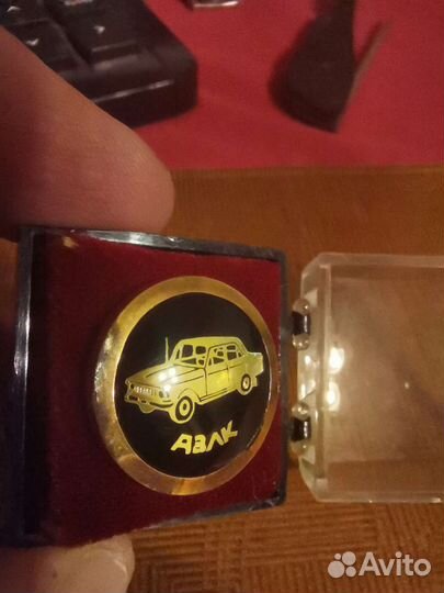 Значок завода азлк в оригинальной упаковке