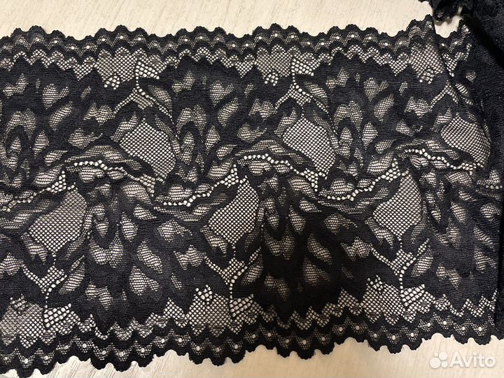 Отрез ткани кружево