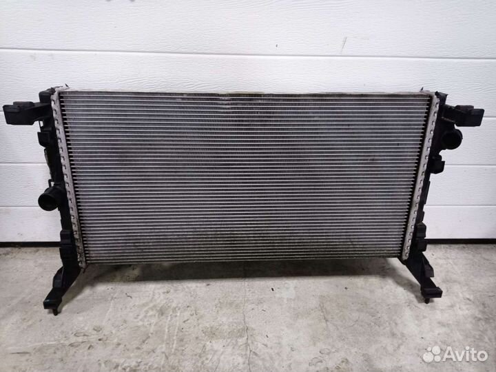 Радиатор охлаждения 2.0 дизель Renault Laguna 3