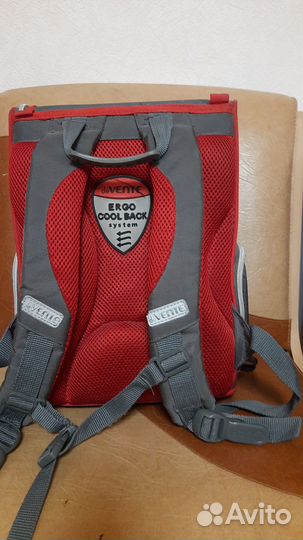 Отдам за шоколадку Милка рюкзаки школьные