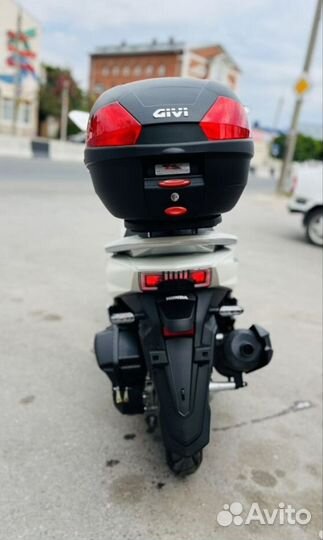 Макси-скутер 170cc