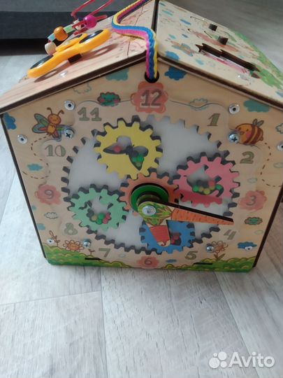 Бизиборд домик