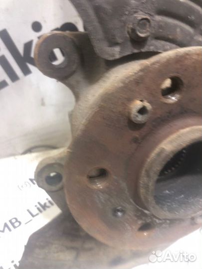 Кулак поворотный передний левый Mercedes Ml W164