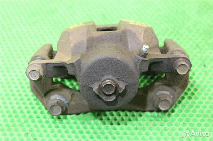 Суппорт тормозной передний правый Honda Vezel RU4