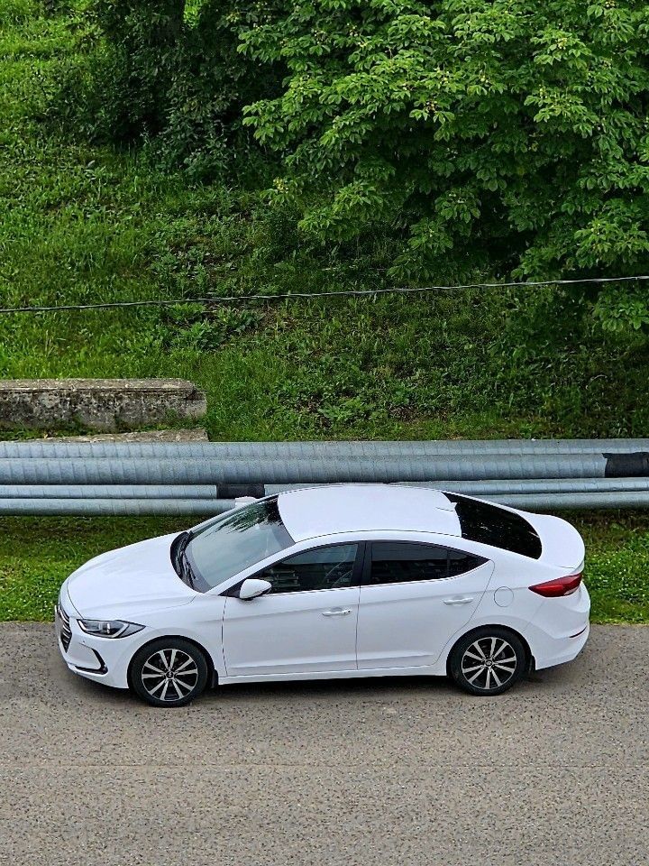 Hyundai Elantra: фото владельца
