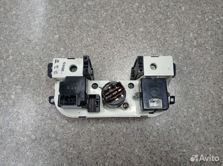 Блок управления печкой Kia Sportage 1