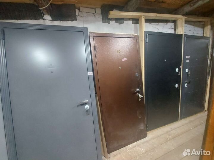 Металлическая, деревянная дверь б/у