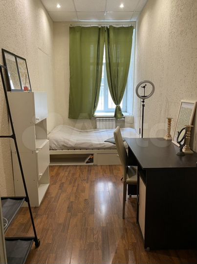 Комната 15 м² в 4-к., 1/5 эт.