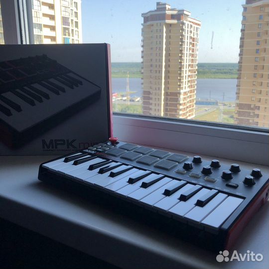 Midi клавиатура Akai MPK mini
