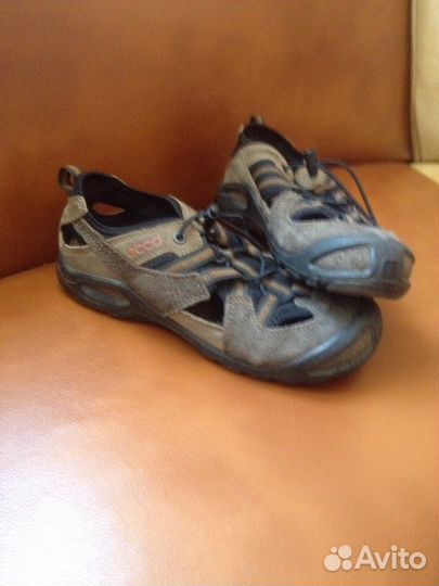 Сандалии закрытые ecco