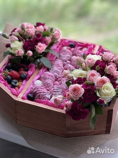 Подарочный ящик бокс корзина