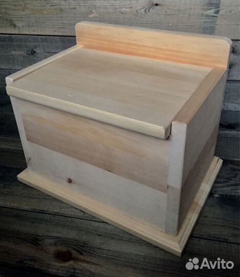 Хлебница из кедра