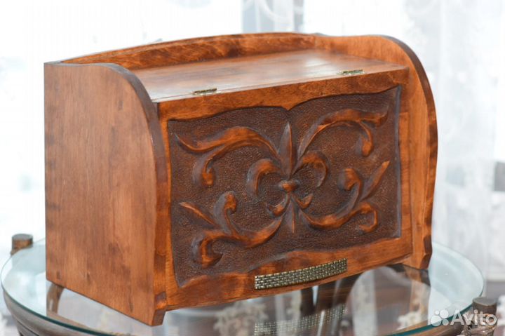 Хлебница резная