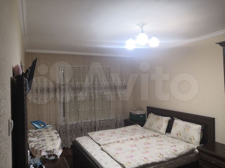 2-к. квартира, 76,7 м², 1/9 эт.