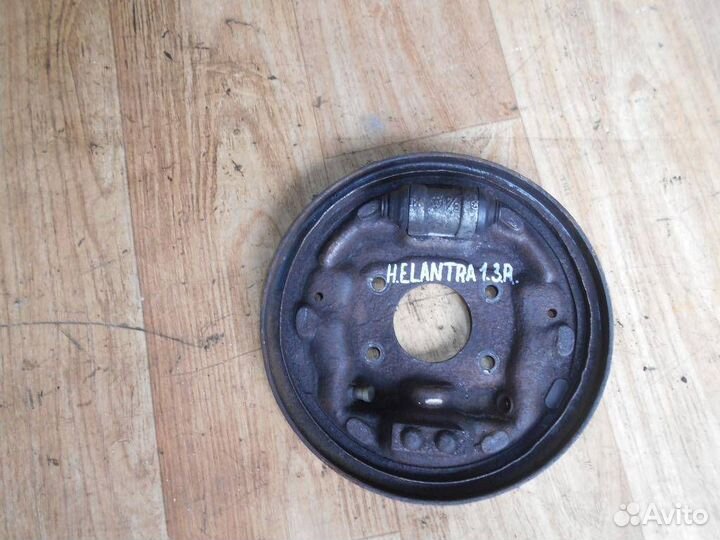 Щит опорный задний правый Hyundai Elantra 2000-20