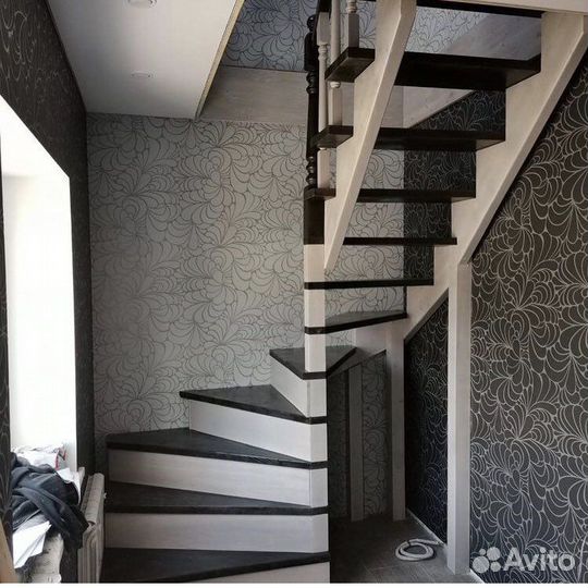 Деревянные лестницы для загородных коттеджей и дву