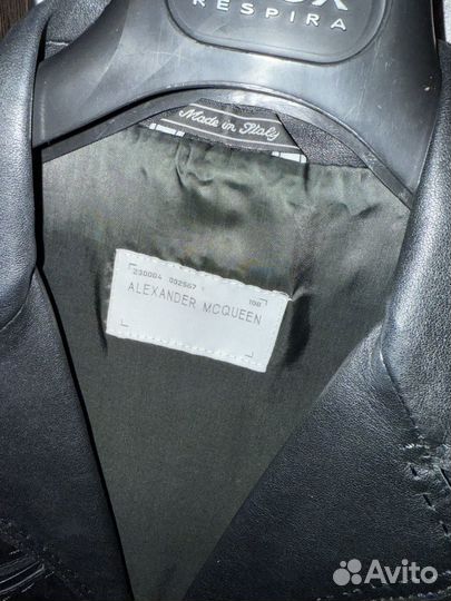 Кожаный жакет Alexander McQueen