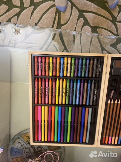 Набор цветных карандашей