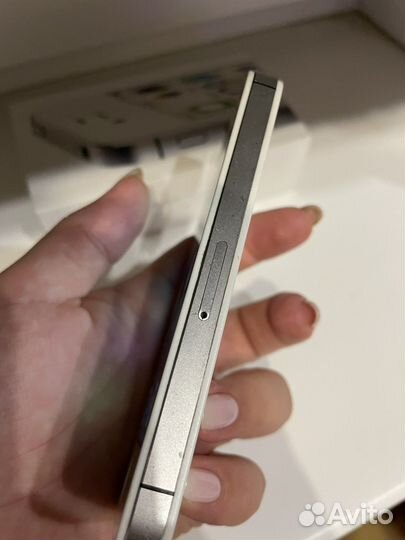 iPhone 4S, 8 ГБ