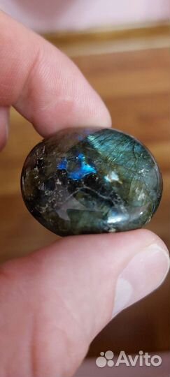Лабрадорит камень