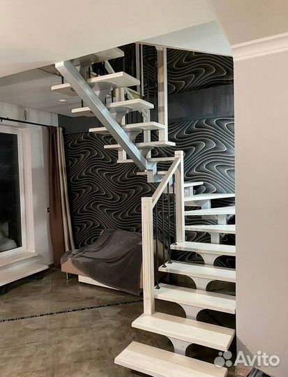 Лестница на металлическом каркасе