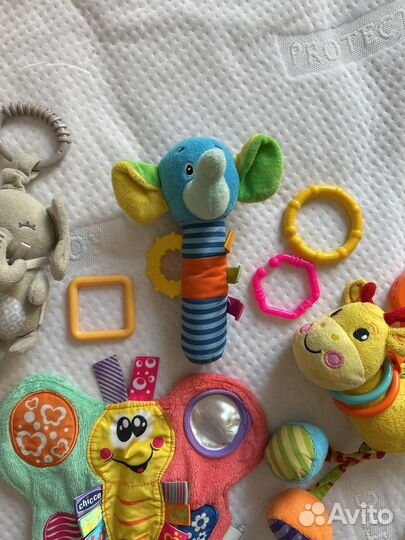 Детские игрушки до 1 года пакетом