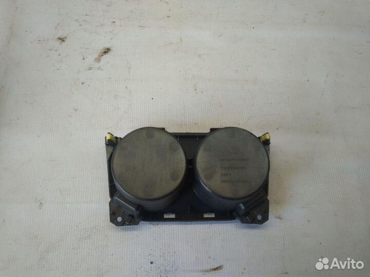 Подстаканник Toyota RAV4