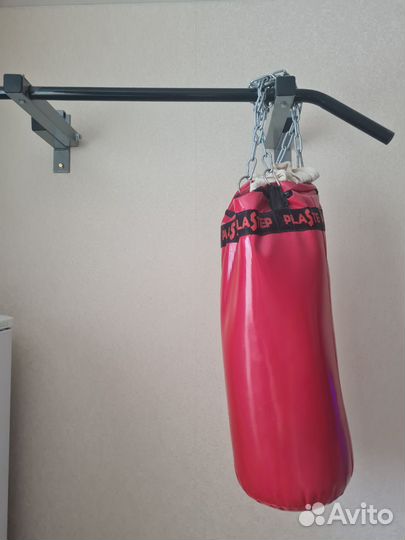 Турник настенный с боксерской грушей