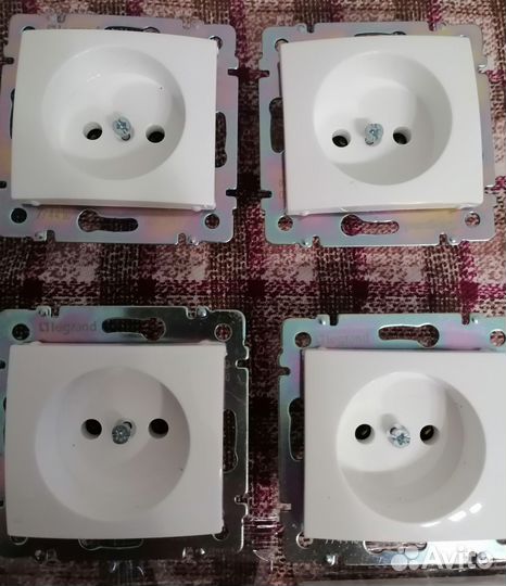 Розетка для внутреннего монтажа без заземления