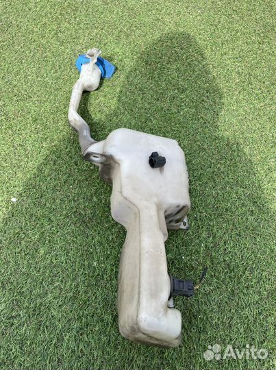 Бачок омывателя лобового стекла Volkswagen Sharan