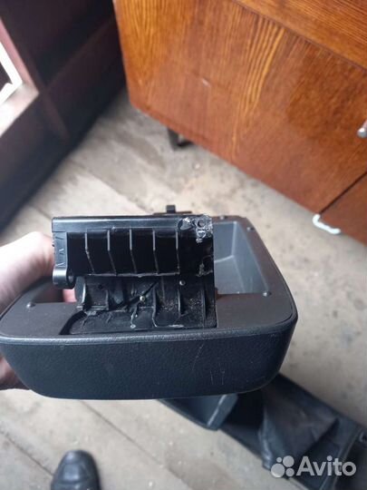 Подлокотник