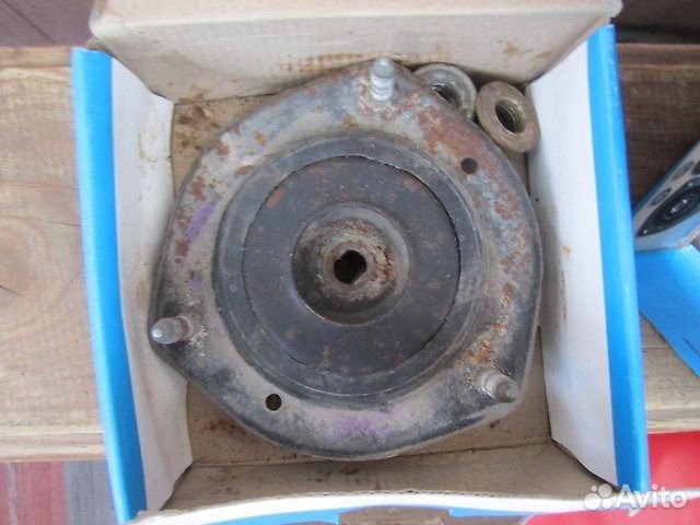 Продам опору стойки (краб) 2шт тойота марк 2