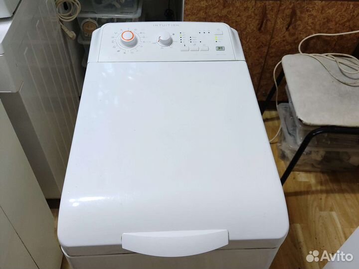 Electrolux с вертикальной загрузкой 6 кг 1000 об