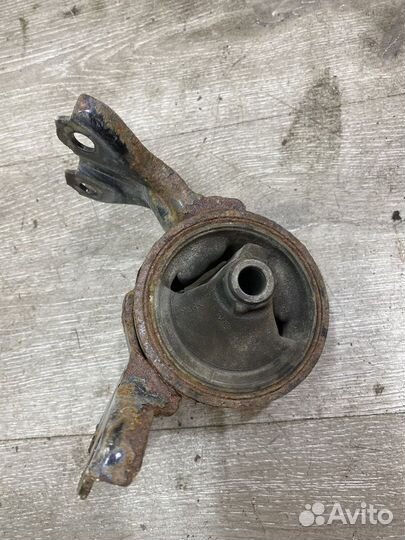 Опора кпп Mitsubishi Lancer