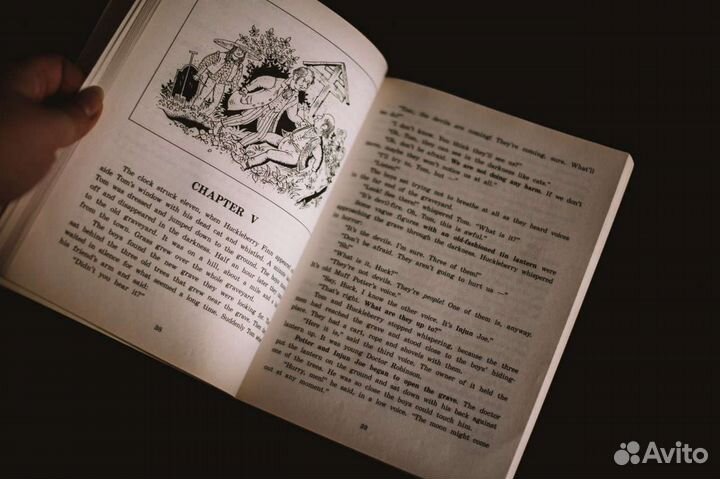 Книга на английском «Приключения Тома Сойера»